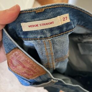 Levi’s Wedgie Straight Jean